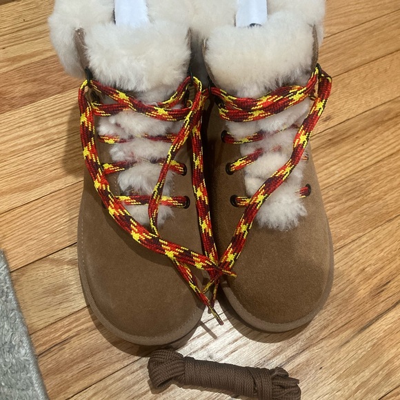 Ugg classic mini alpine lace size 8 - Picture 1 of 3